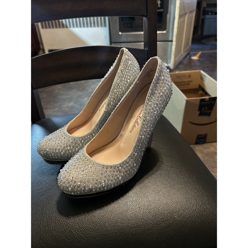 De Blossom collection Stilettos sz 9 Silver Jeweled 4" Wedding Bride Holidays